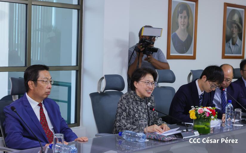 Asamblea Nacional y delegación china sostienen encuentro de intercambio fructífero y amistoso