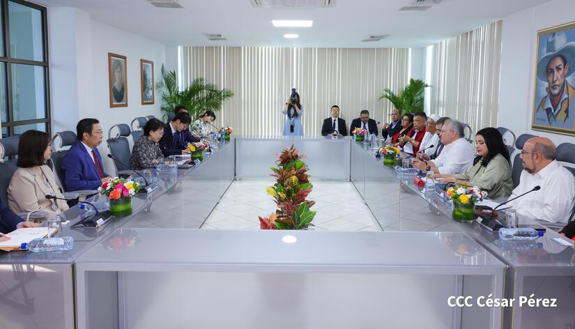 Asamblea Nacional y delegación china sostienen encuentro de intercambio fructífero y amistoso
