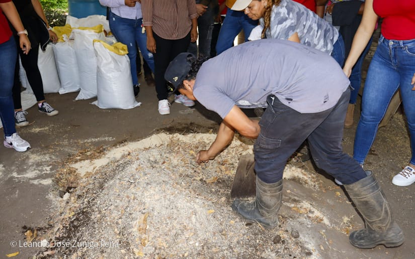 Estudiantes de la Universidad Agraria se capacitan sobre el manejo sostenible de los suelos