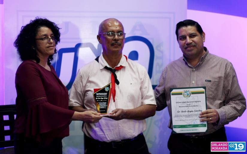 UNA reconoce a docente que alcanzó primer lugar en concurso de investigación a nivel Latinoamericano y del Caribe