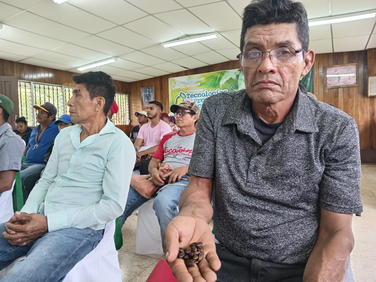 Productores de Masatepe conocen técnicas de selección de semillas para el establecimiento de viveros