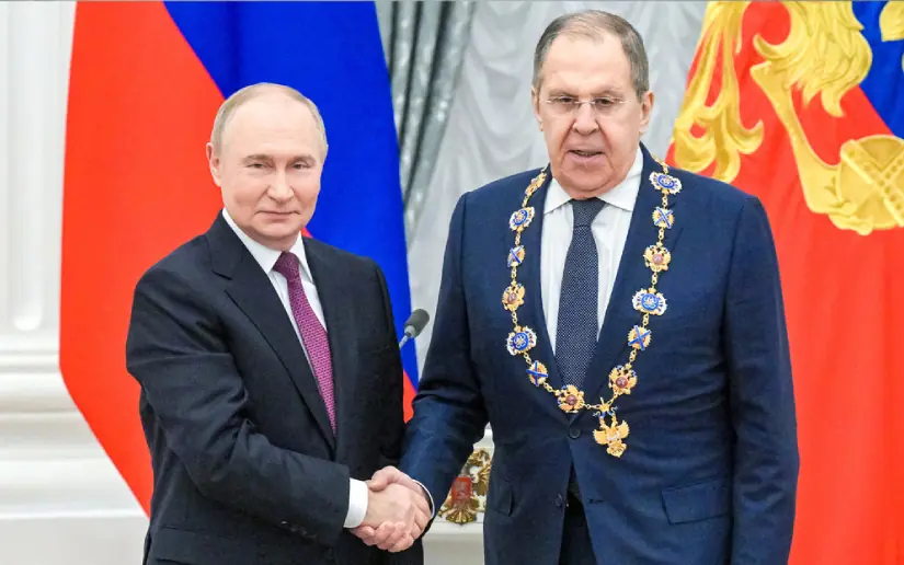 Presidente Putin entrega a Lavrov la máxima condecoración de Rusia
