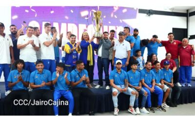 Managua FC entrega a comuna capitalina trofeo de campeones