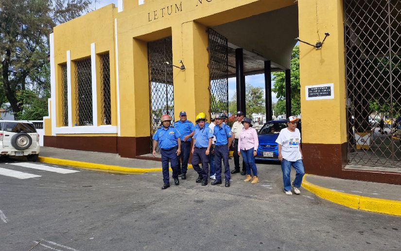 Bomberos Unidos inician Plan de Seguridad en cementerios de Nicaragua