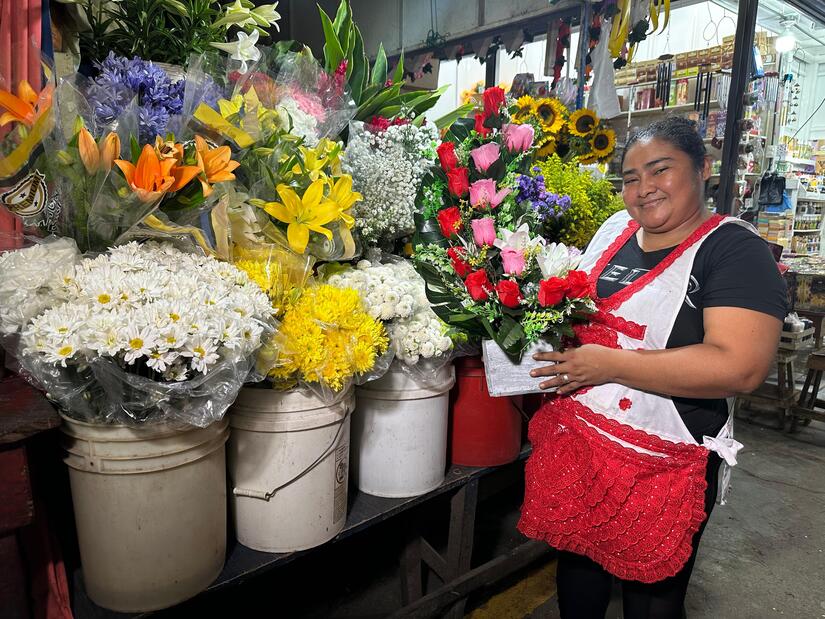 Mercado Roberto Huembes se llena de color y promociones para consentir a mamá