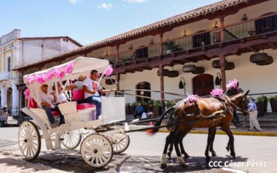 Así disfrutan los nicaragüenses de las bellezas naturales y arquitectónicas de Granada