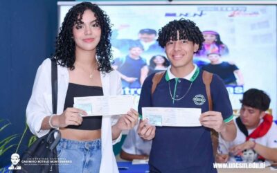 fotografías de la entrega de Becas Universitarias para el Pueblo