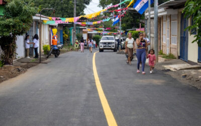 Pobladores del barrio Enrique Smith celebran el mejoramiento de sus calles