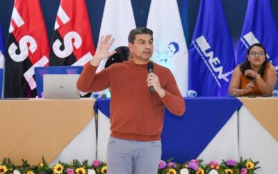 Universidad Casimiro Sotelo realiza encuentro con el compañero venezolano Abraham Istillarte