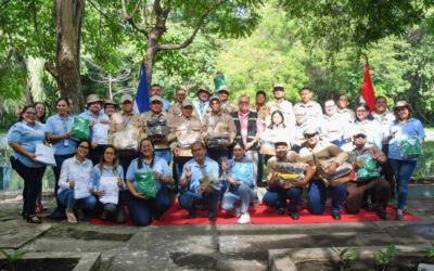 Entregan uniformes y equipos de protección a 527 servidores públicos del MARENA