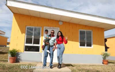 Familias reciben nuevas viviendas en urbanización Nuevas Victorias