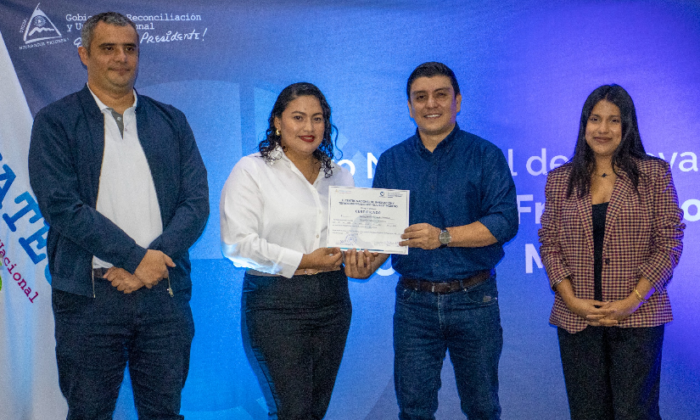Entrega de certificados de la XII Temporada de Entrenamiento en Herramientas de Innovación