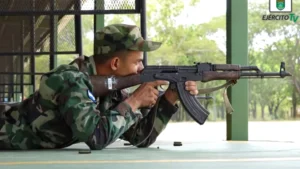 Ejercicio de tiro con armas de infantería