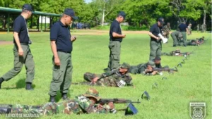 Ejercicio de tiro con armas de infantería, blindados y artillería terrestre