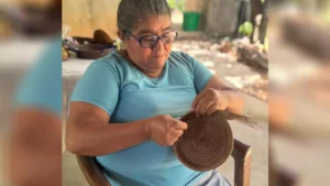 Identidad y Tradición en Artesanía de Pino
