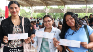 Inicia entrega de 29 mil becas Pueblo Presidente