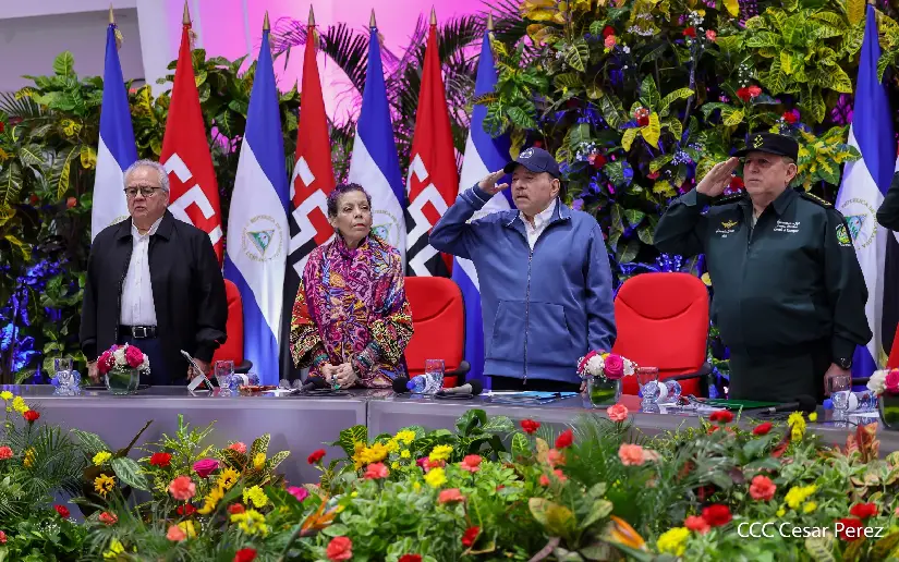 Comandante Daniel Ortega Saavedra y Compañera Rosario Murillo
