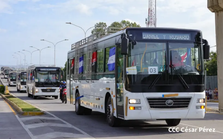  60 autobuses