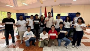 Galería Fotográfica: Inicio de Entrega de Becas a estudiantes de Universidades Pueblo Presidente