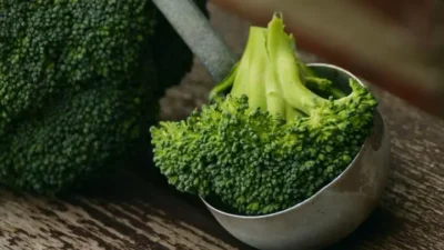 Qué vitamina de las verduras verdes ayuda a los pulmones