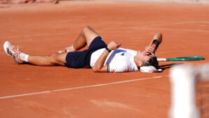 Épico triunfo en Roland Garros 2026 deja a tenista sin fuerzas