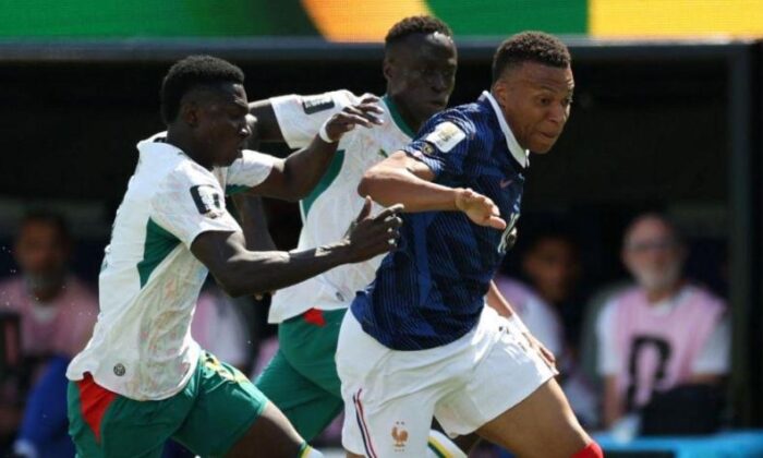 Francia debuta ganando y suma sus primeros tres puntos
