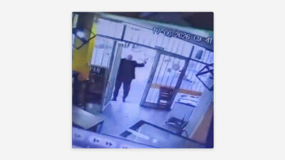 Hombre de 71 años ataca panadería y dispara