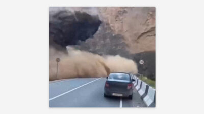 Impresionante derrumbe de rocas sorprende a conductor