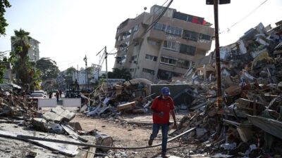 Más de 3.500 muertos tras los terremotos en Venezuela