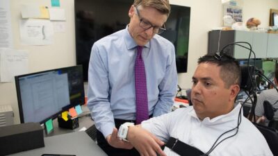 Un implante cerebral logra un avance histórico contra la parálisis