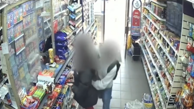 Adolescente acuchilla a compañera tras rechazo