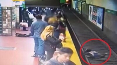 Una mujer cayó entre los vagones cuando el metro iba a arrancar