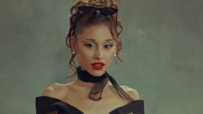 Ariana Grande se aleja temporalmente de los reflectores