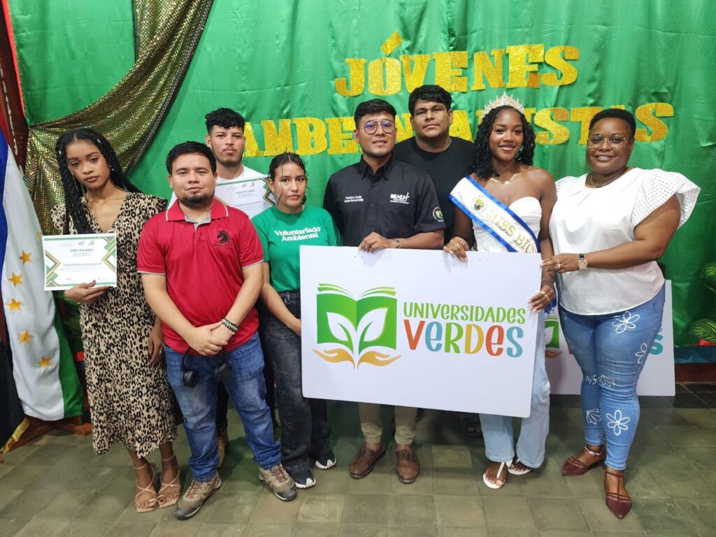 reconocimientos a jóvenes 