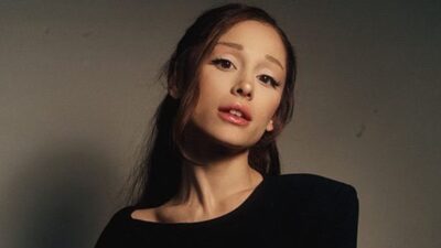Ariana Grande y la historia que muchos recuerdan de Karen Carpenter