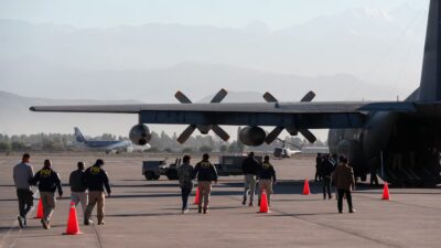 Nuevo vuelo de expulsión en Chile traslada a 40 migrantes