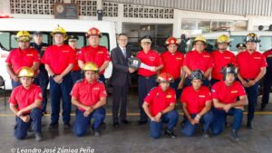 Gobierno y pueblo de Japón donan ambulancia a Bomberos