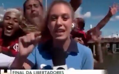 Periodista brasileña es agredida por hinchas de fútbol mientras reporta en vivo