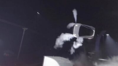 Tesla presenta su coche volador digno de la ciencia ficción