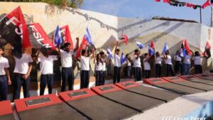 Juventud capitalina conmemora a los héroes de la Colina 110