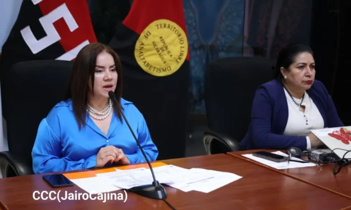 Docentes se actualizan con enfoque en seguridad escolar en jornada pedagógica