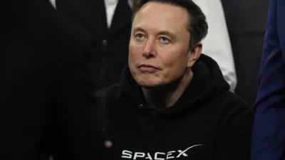 Elon Musk anuncia una versión de “The Odyssey” creada con IA