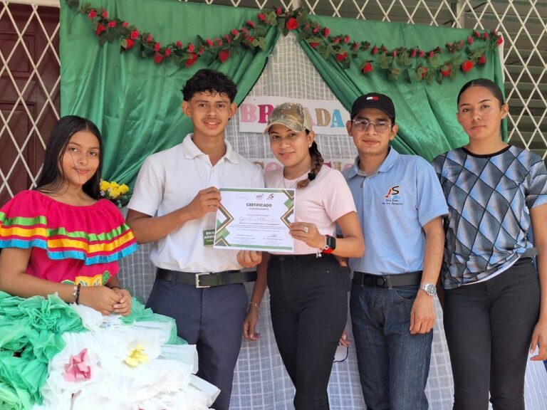 reconocimientos a jóvenes