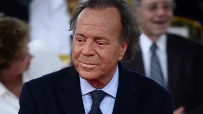 Julio Iglesias sorprende al poner en venta una de sus lujosas mansiones