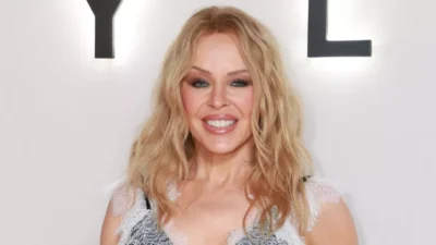 Kylie Minogue revela que guardó en secreto su cáncer