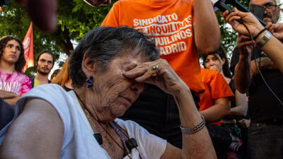 Protesta social hace retroceder a la empresa tras el desahucio de una anciana en España