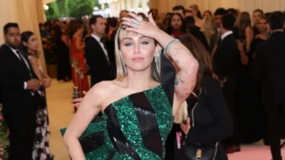 Miley Cyrus inicia nueva era musical y deja atrás su apellido