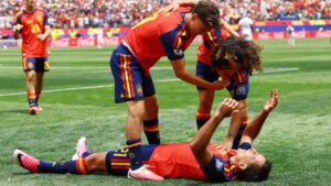 España vence 3-0 a Austria y se mete en octavos