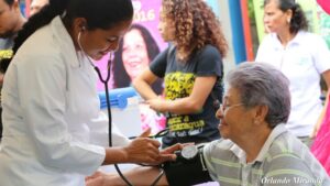 Más familias reciben atención médica a través de programas de salud