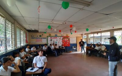 Universitarios Orientan a Colegios sobre Prematrículas en línea 2026